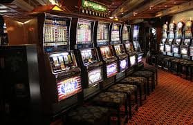 pkpk77 Slots Jackpot နှင့် Free Spin Feature များ